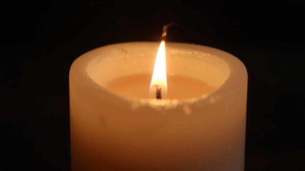 Bougie blanche et voyance